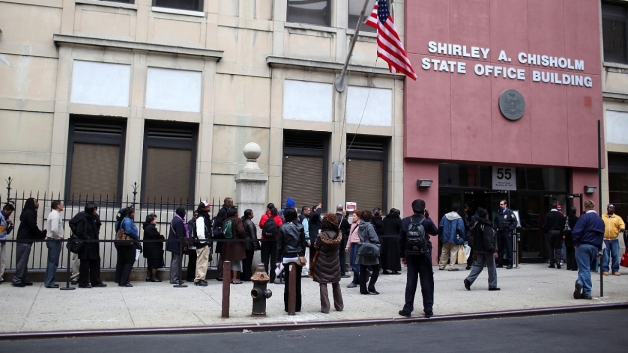 070512-national-commentary-unemployment-job-fair